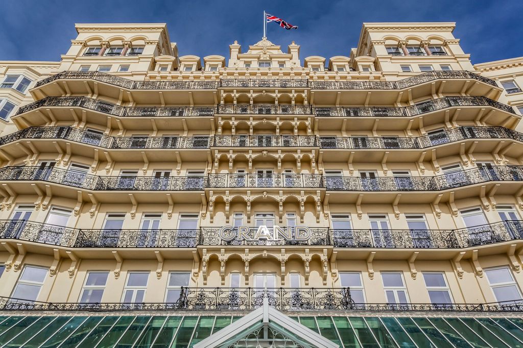 facade of the Grand Hotel. A perfect backdrop for meetings rooms in Brighton