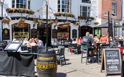 outdoor seating at the cricketers