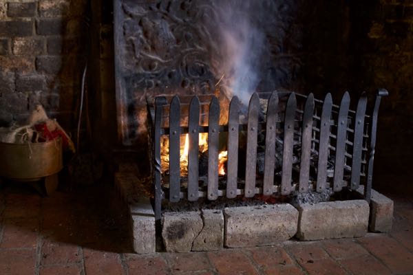 Fountain Inn Ashurst - Fireplace