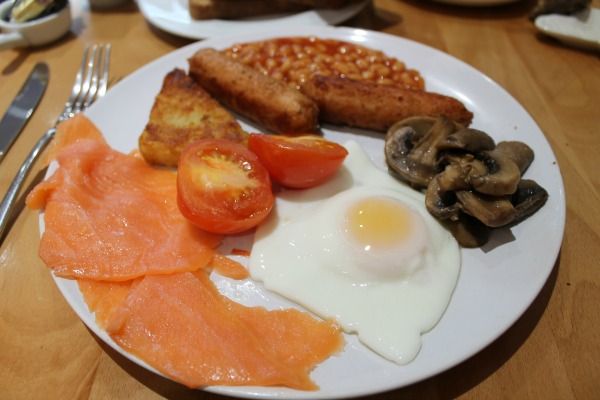 vegetarian breakfasts with salmon at little miss piggies