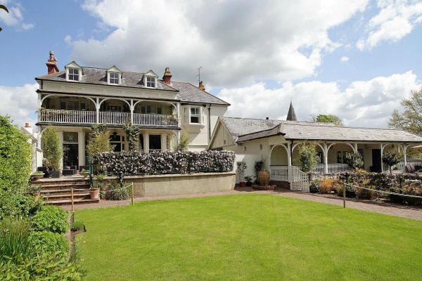 Exterior of Wingrove House, Alfriston - Wingrove House