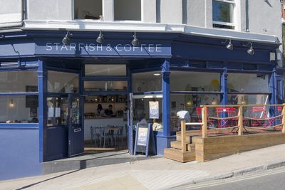Starfish and Coffee cafe