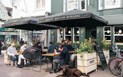 Honest Burgers Brighton street seating