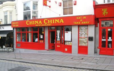 china-china Chinese restaurant in Brighton - red facade
