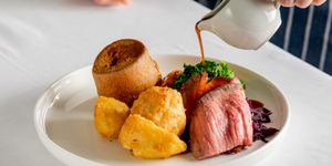 Roast beef, potatoes and Yorkshire puddings