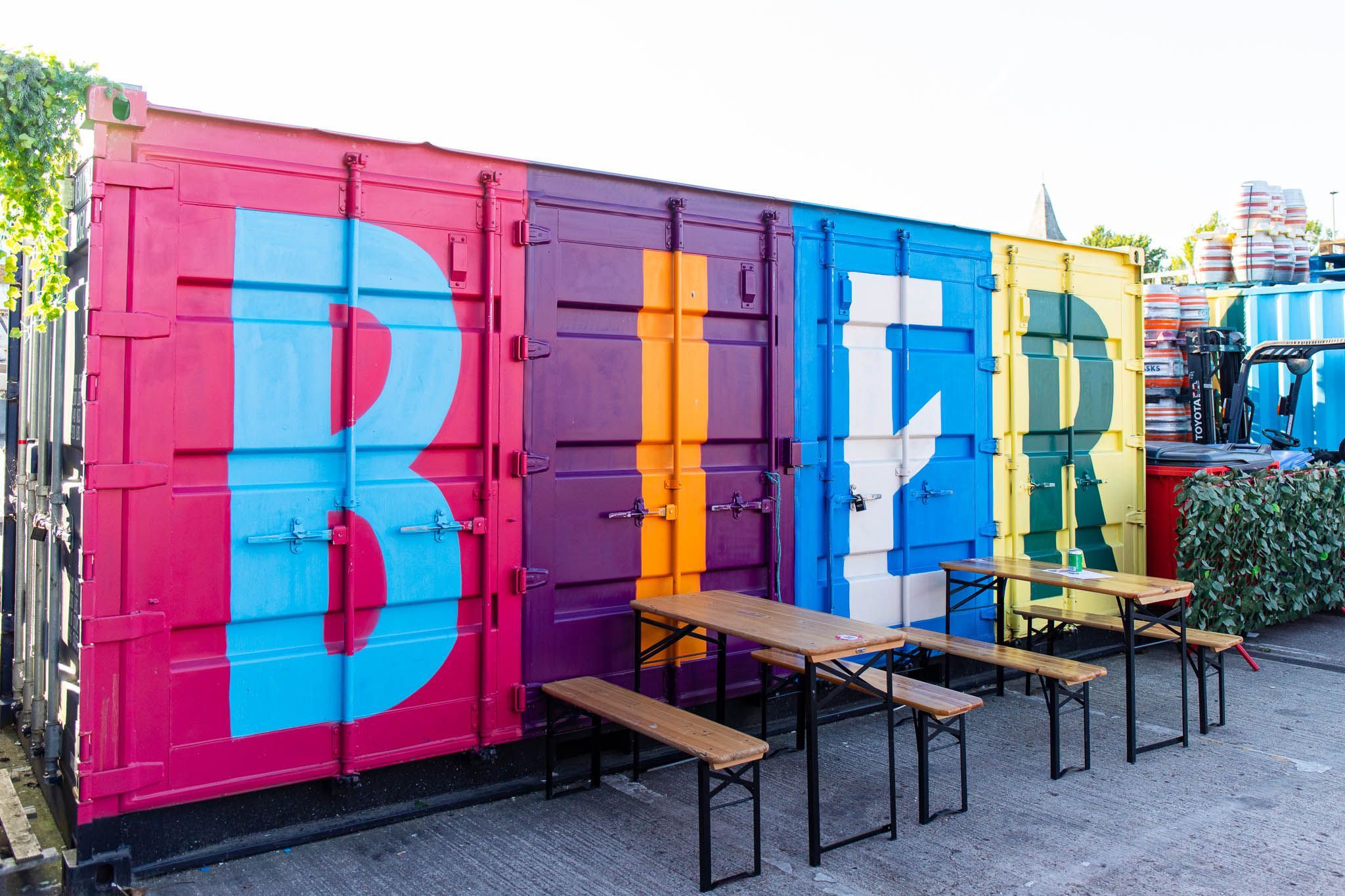 outdoor seating at the brighton bier brewery