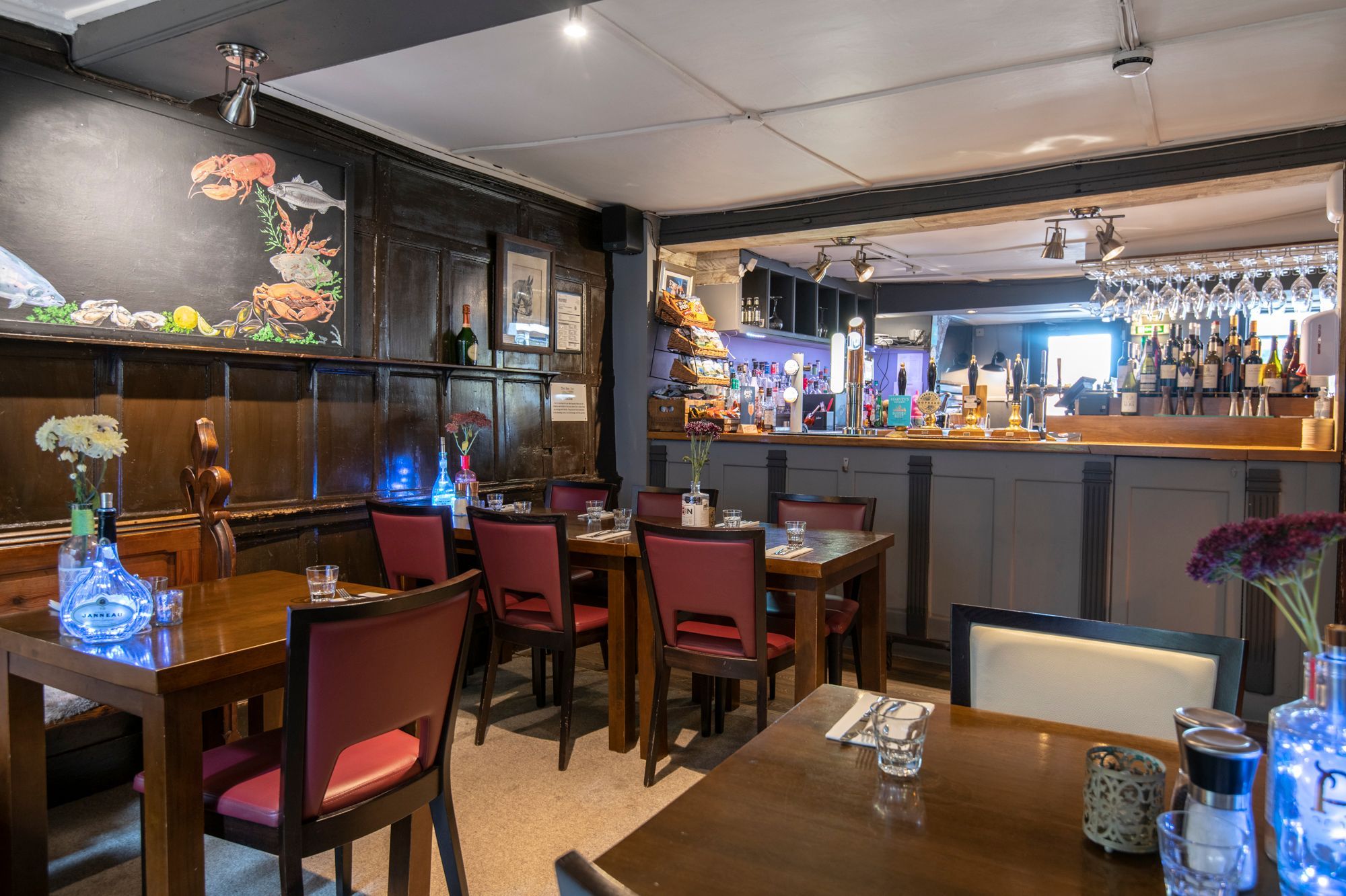 inside the pub, dining area