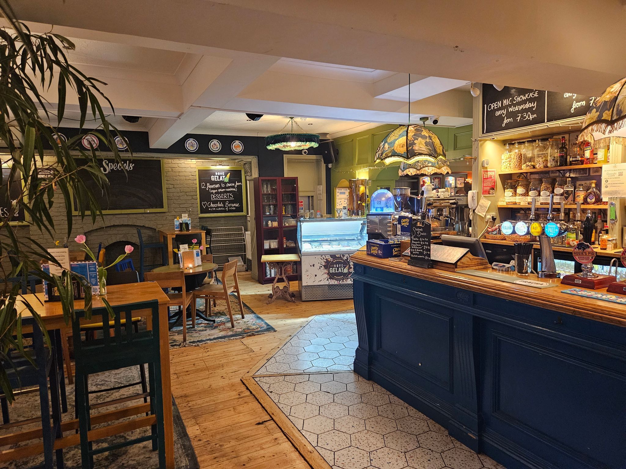 interior shot of the The Lewes Road Inn pub 