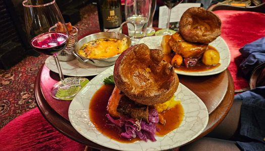 close up shot of the Sunday roast at the The Cricketers Brighton. A Sunday Delight blog