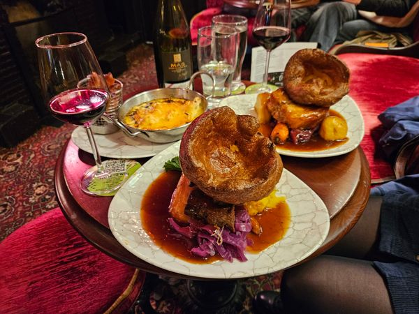 close up shot of the Sunday roast at the The Cricketers Brighton. A Sunday Delight blog