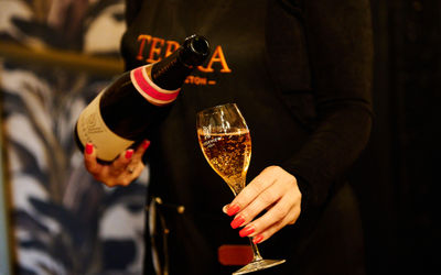 Emma Harrel – Terra Restaurant – 16.09.25 – 11 A lady pouring wine at Terra Restaurant, Tottington Manor