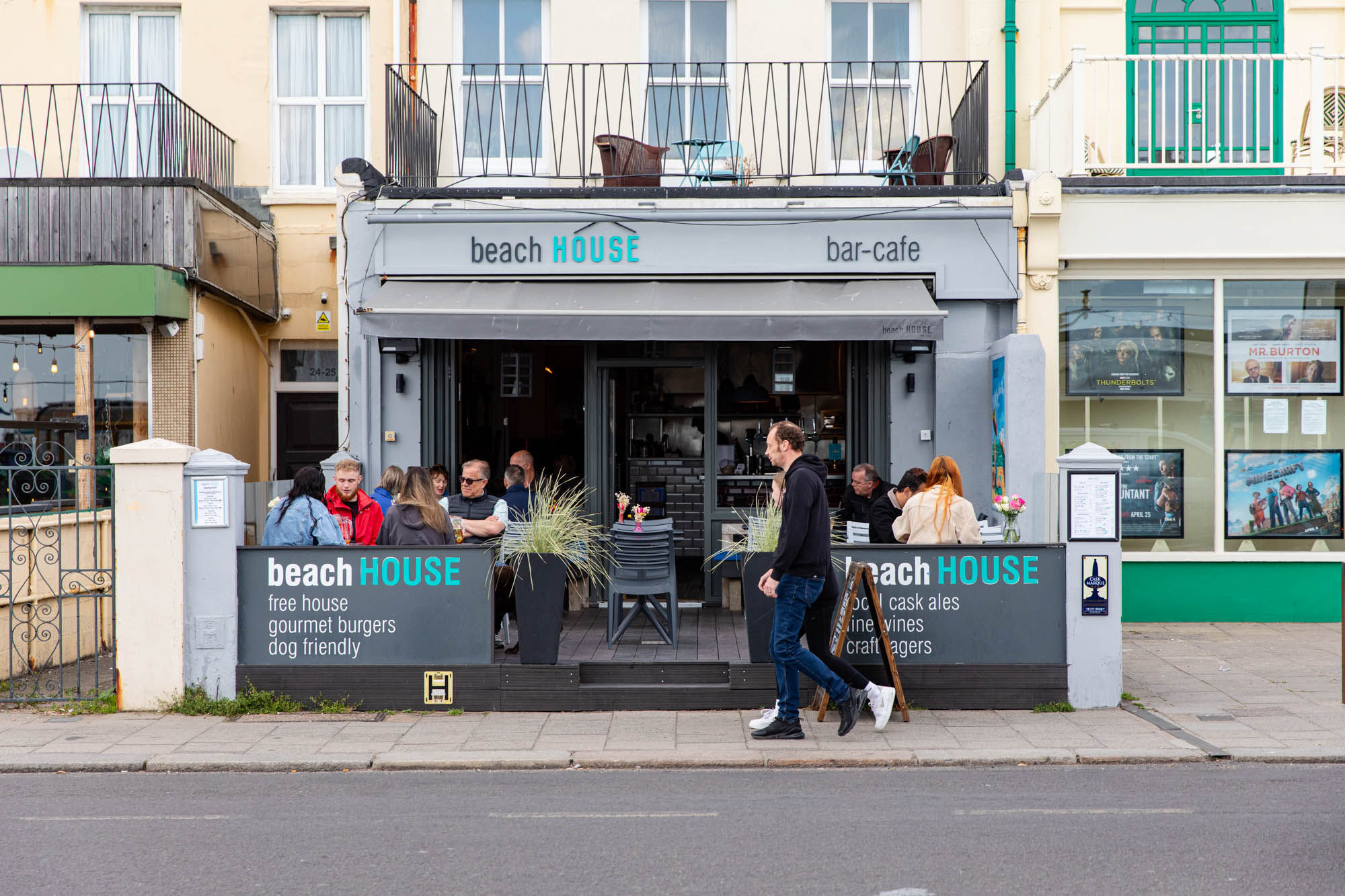 exterior shot of the beach house worthing restaurant