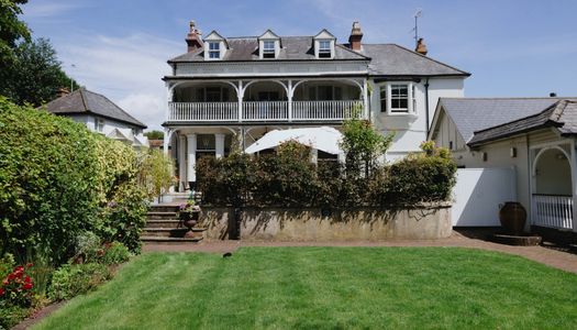 the grounds of Wingrove House in Alfriston
