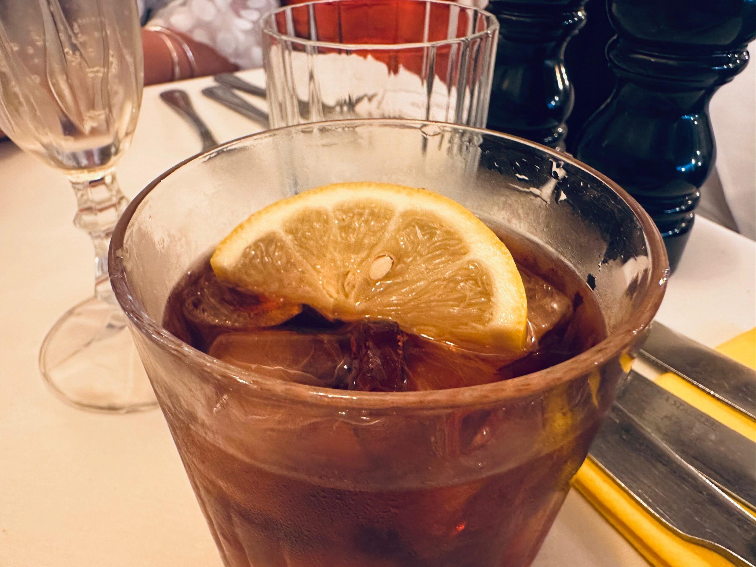 close up shot of negroni