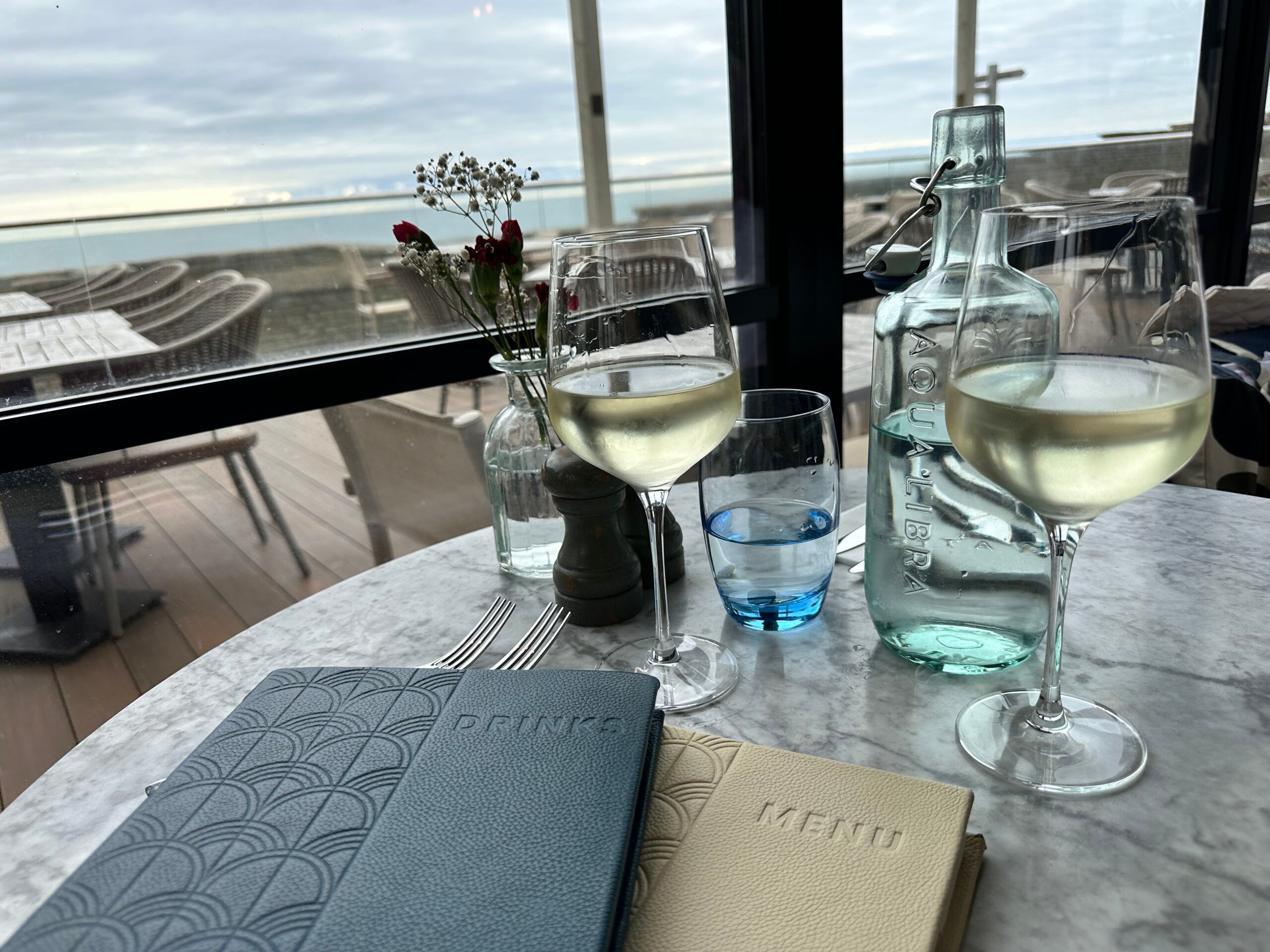 The White Horses - table with drinks