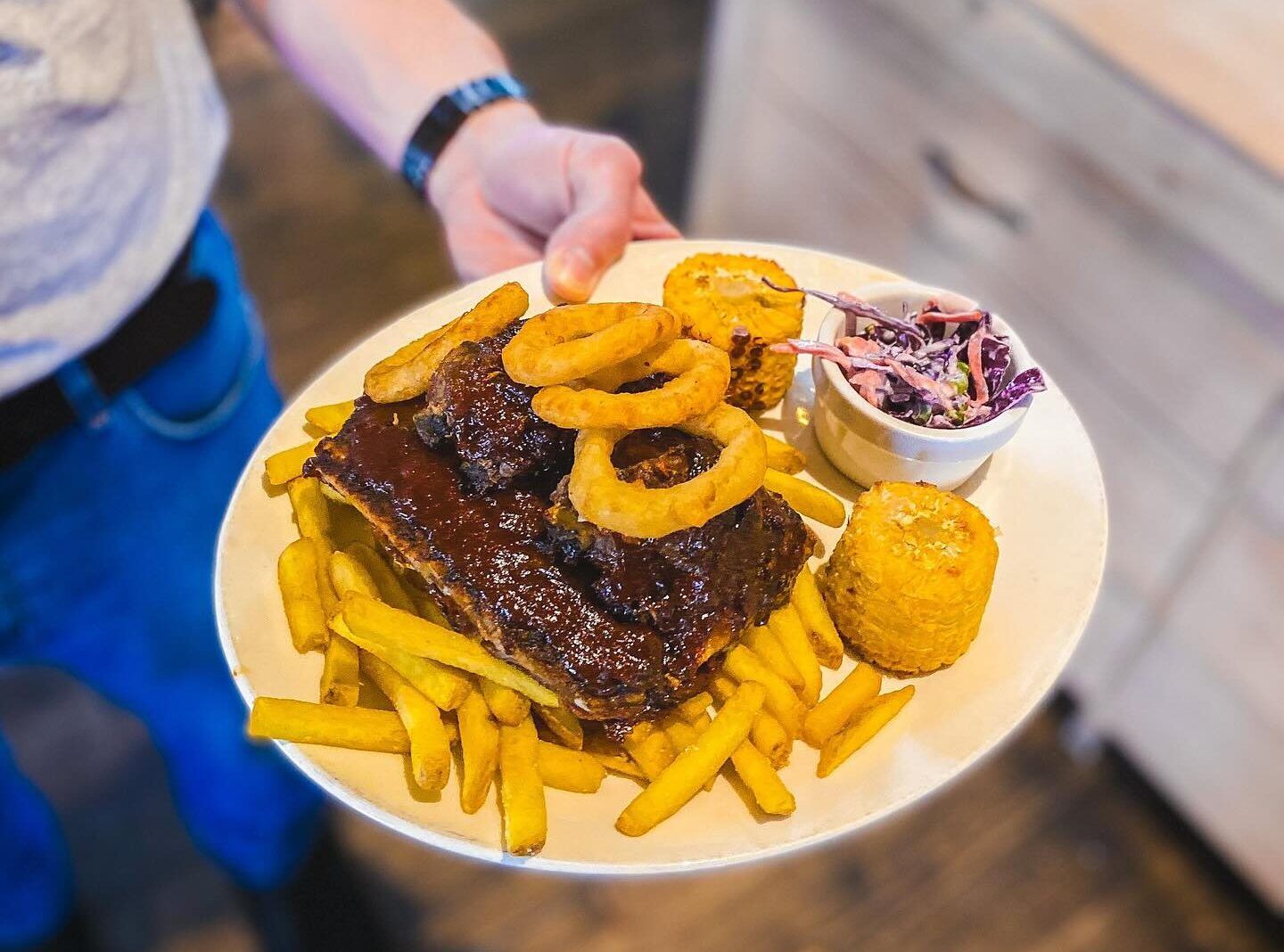 chips and meat o the plate