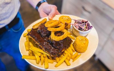 chips and meat o the plate