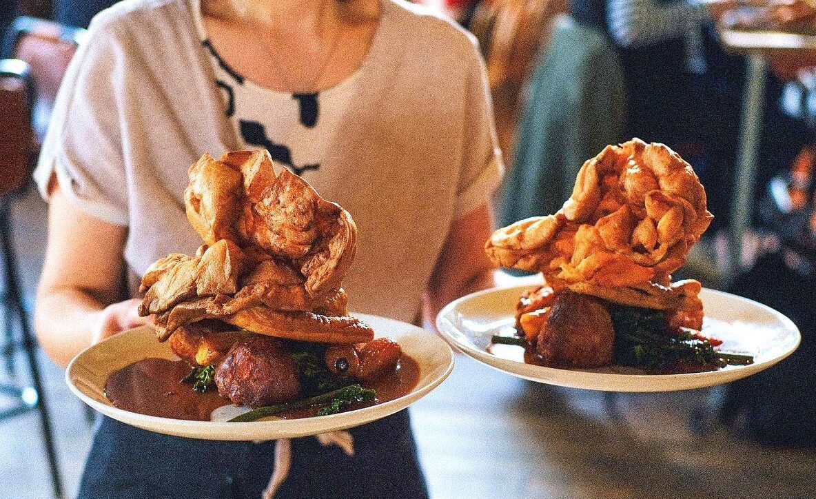 holding sunday roasts on the plate