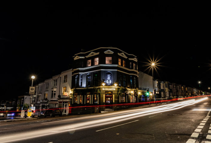 a nighttime shot of the Islingword in Hanover