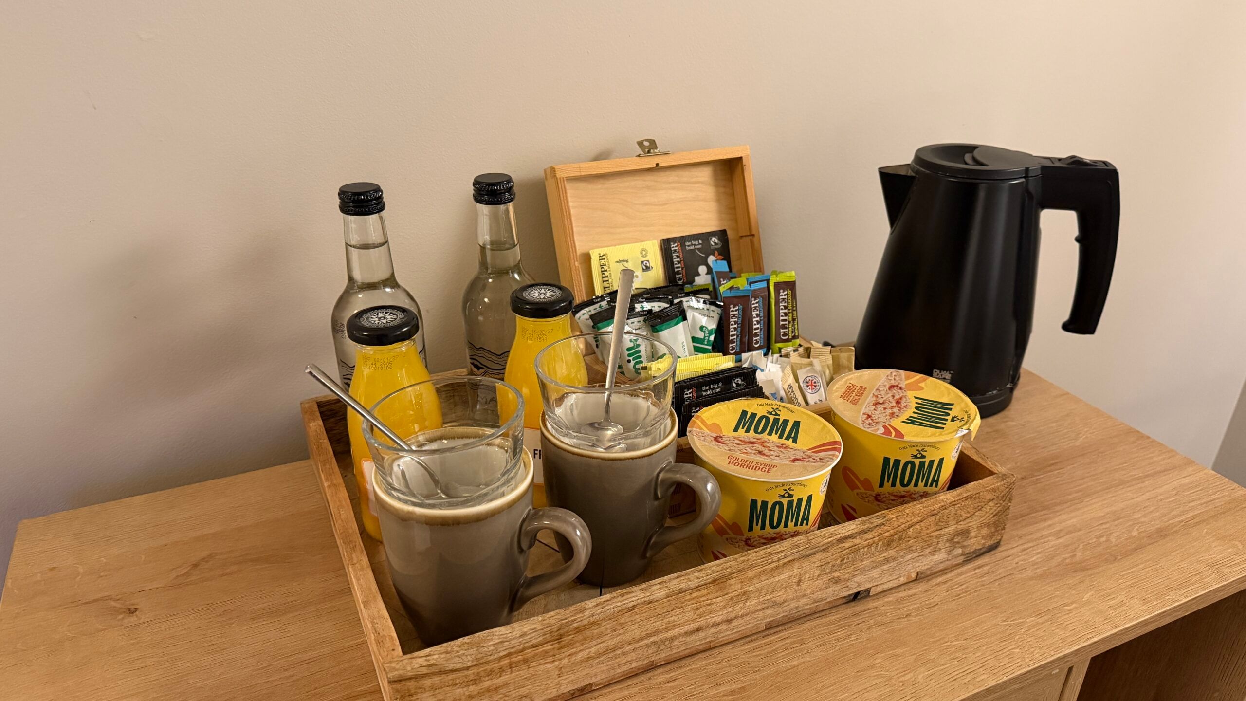 box with tea, juice and porridge 
