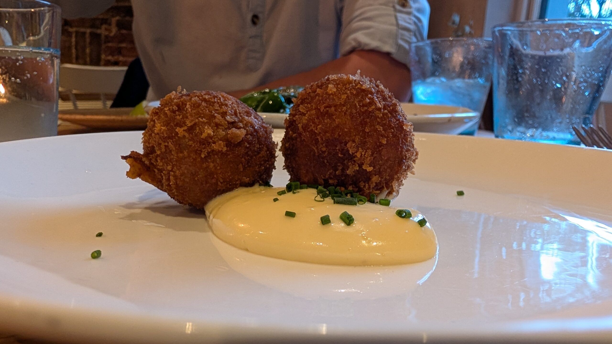 obster croquetas served with aioli.