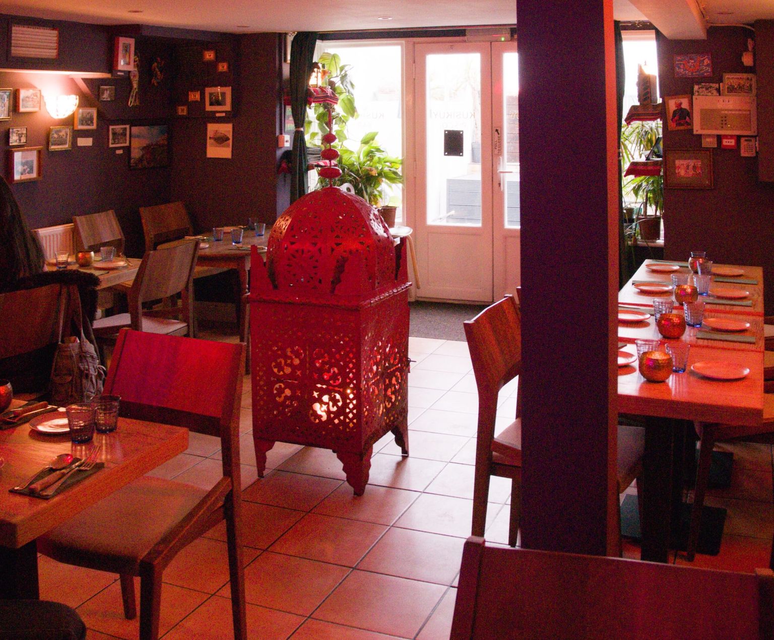 the interior of Lima Nikkei