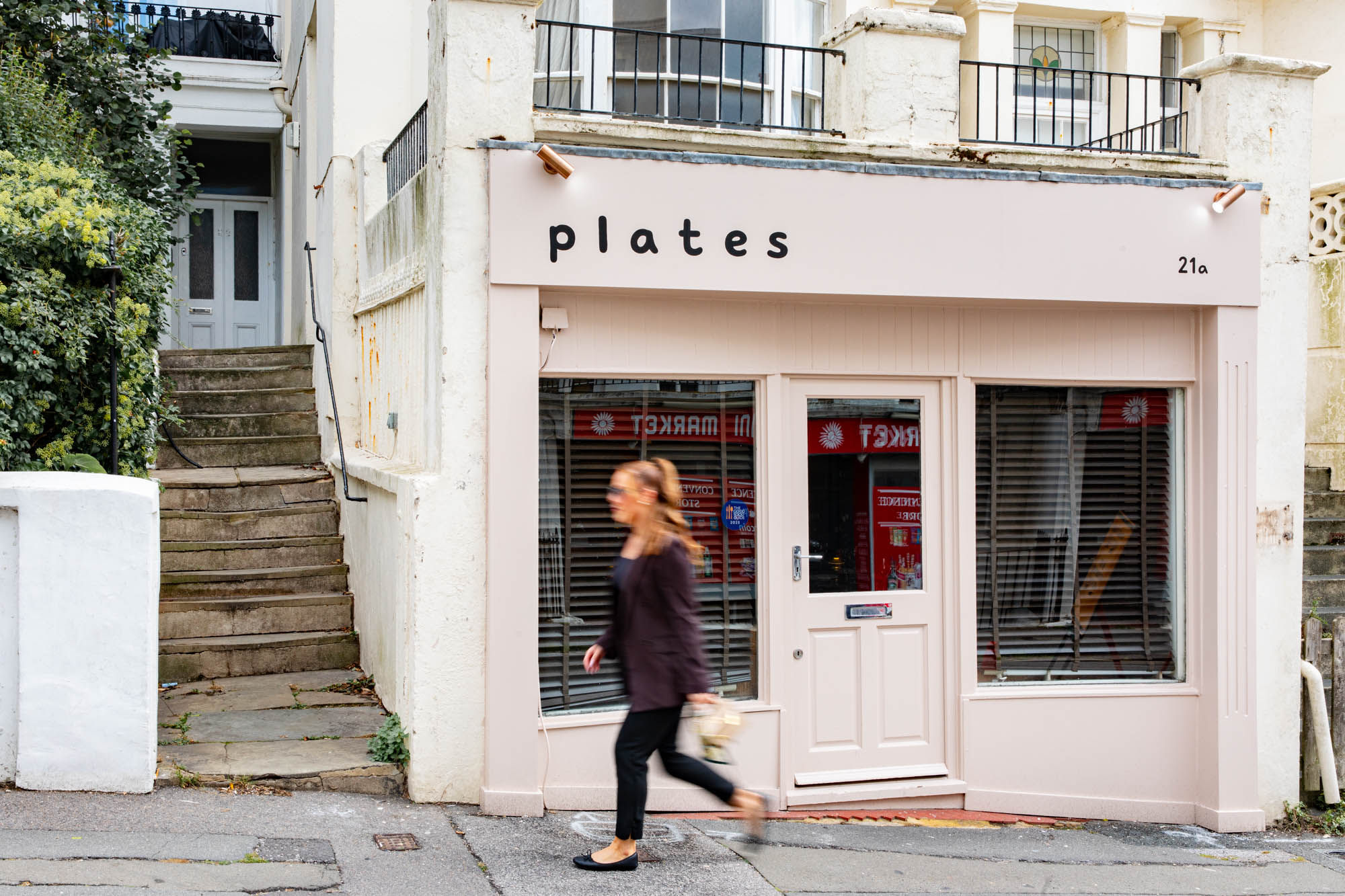 exterior shot of Plates Brighton